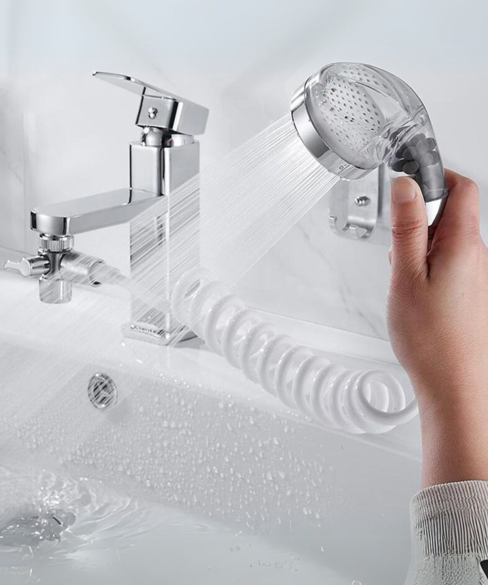 Douchette à main 2 en 1 – Double sortie d’eau + tuyau extensible / حنفية 2 في 1 مع رشاش يدوي وخرطوم قابل للتمدد – عملي وموفر للمساحة